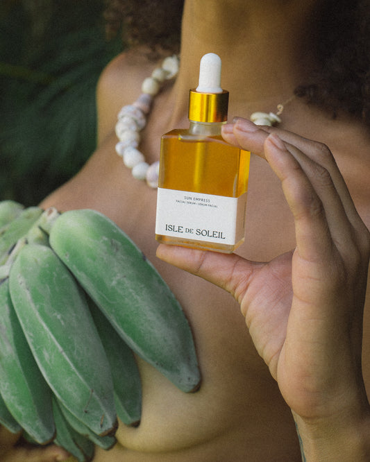 5 Ways To Incorporate Oils Into Your Daily Skincare Routine & Why It's So Beneficial 